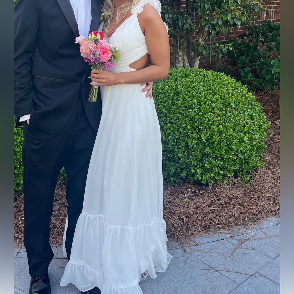 White Johnathan Kayne Prom Dress Size 2 (altered to a 0)